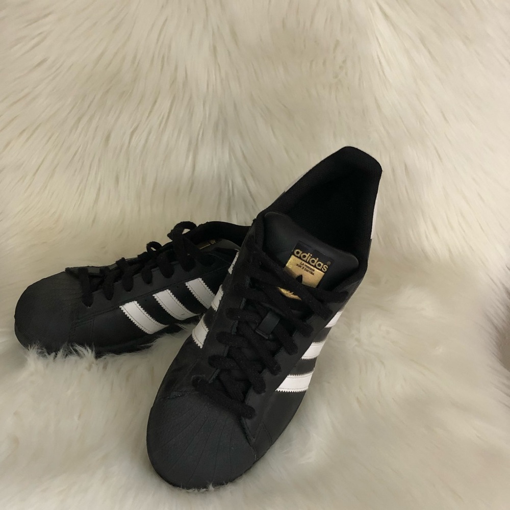 Superstar Black Adidas